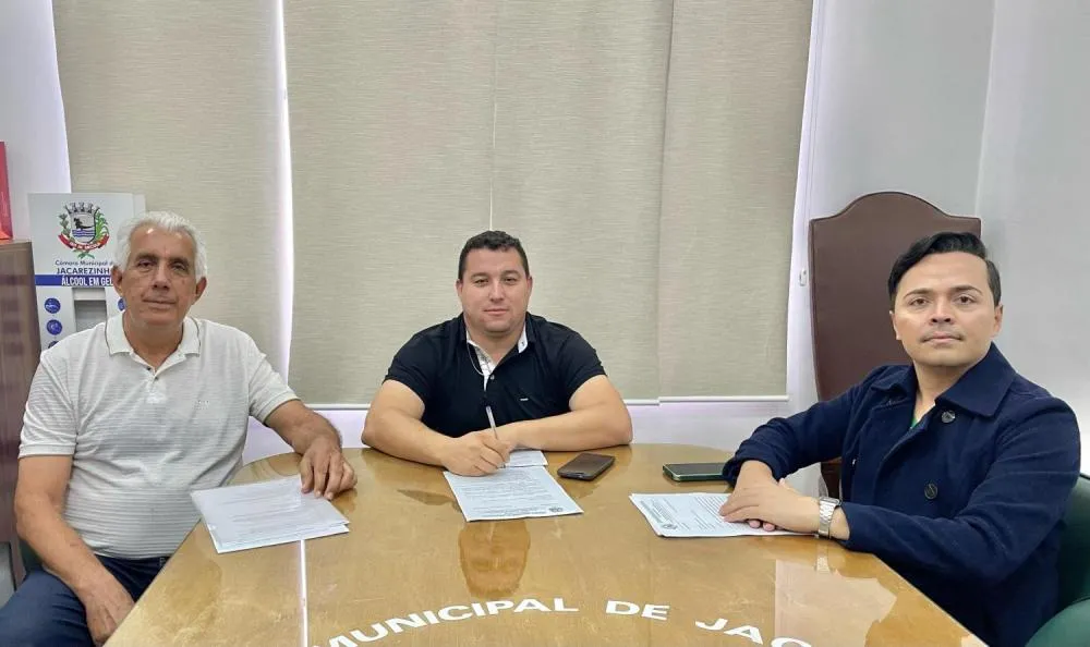 Câmara de Jacarezinho inicia CPI para investigar gestão da Santa Casa de Misericórdia