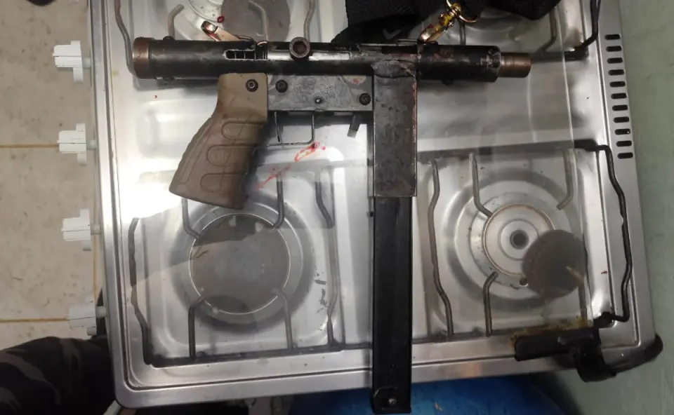 Adolescente suspeito de envolvimento em mais de 20 mortes morre em confronto com a PM