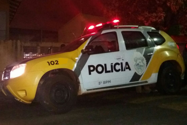 Mulher esfaqueia a mãe em fim de semana violento entre pais e filhos