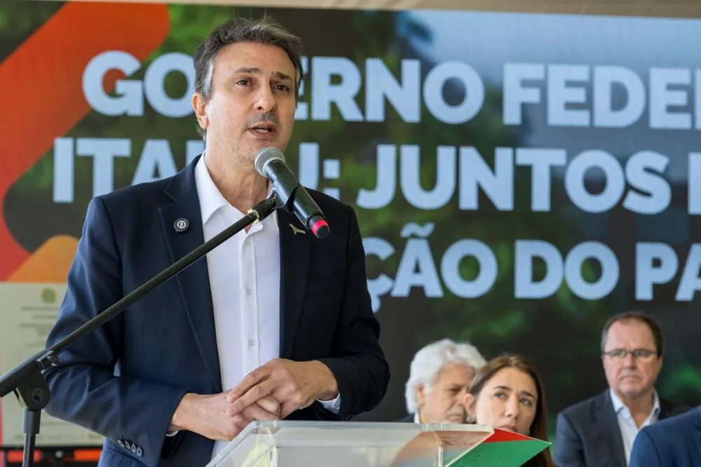 MEC anuncia edital de Itaipu para instalação de placas fotovoltaicas em todas as universidades públicas do Paraná