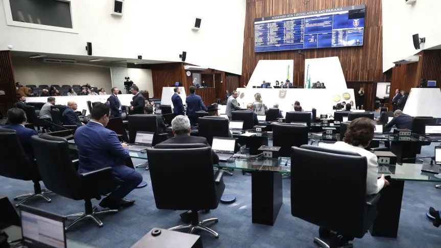 Deputados aprovam reajuste salarial dos professores da Rede Estadual