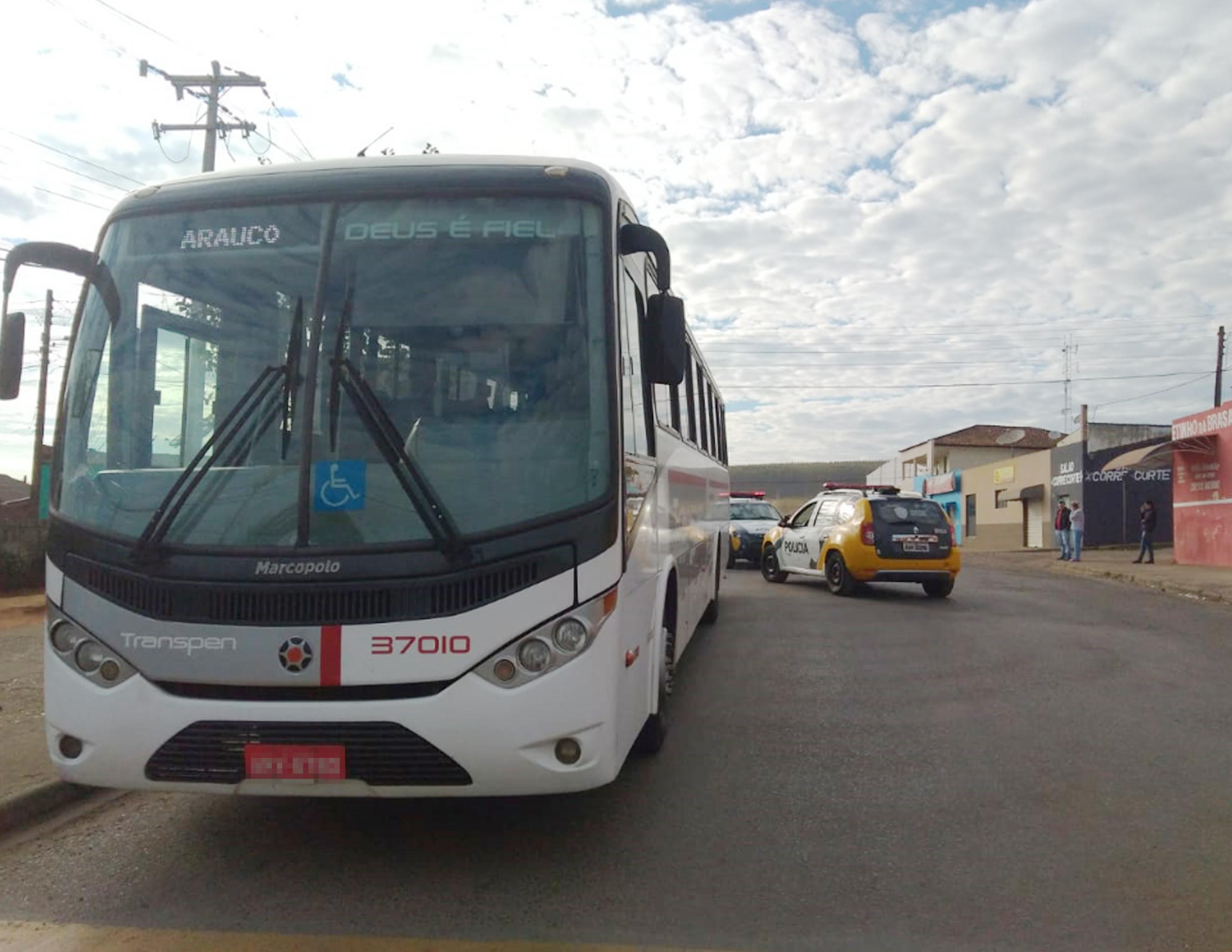 Homem armado desiste de assalto a ônibus após perceber que só haviam trabalhadores