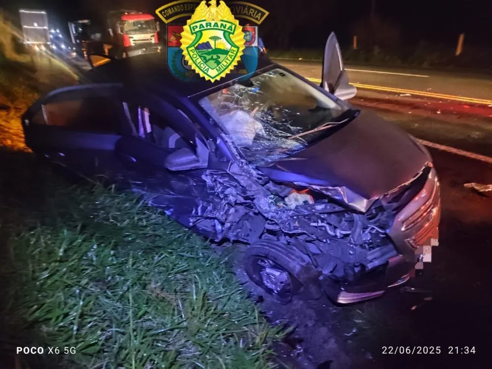 Acidente com dois carros deixa oito feridos na PR092