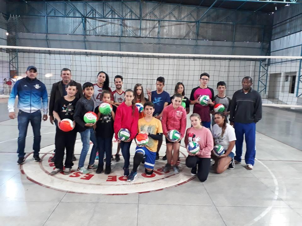 Prefeitura dá início a Projeto de Vôlei em Pinhalão