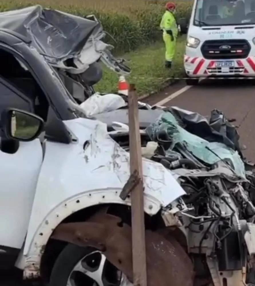 Acidente entre carro e caminhão deixa um morto no Norte Pioneiro