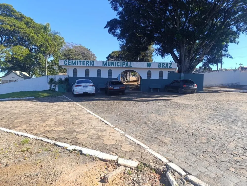 Após violações de túmulos, prefeitura de Wenceslau Braz anuncia instalação de segurança no cemitério municipal