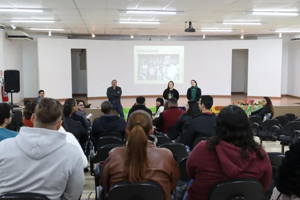Itaipu participa de capacitação para assistentes sociais de Guaíra e Terra Roxa