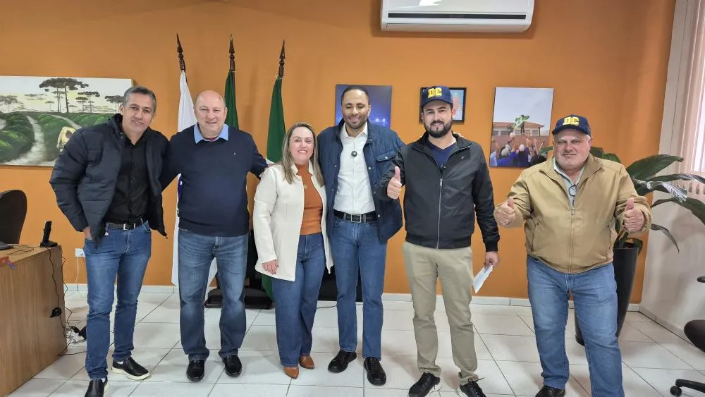 Pinhalão recebe R$ 20 milhões de deputado estadual para obras e aquisição de maquinários