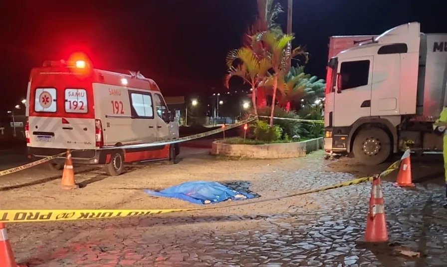 Mulher morre atropelada e motociclista de 19 anos fica em estado grave em Arapoti