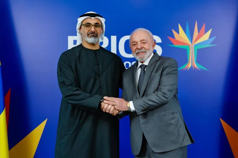 Presidente Lula discute investimentos e mudanças climáticas com príncipe herdeiro de Abu Dhabi