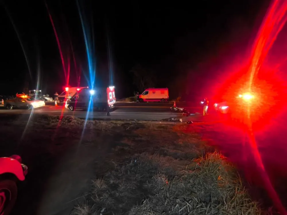 Homem morre em acidente entre moto e fusca na PR092