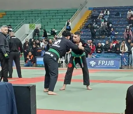 Jovem atleta do Norte Pioneiro conquista bronze em campeonato Internacional de Jiu-jitsu