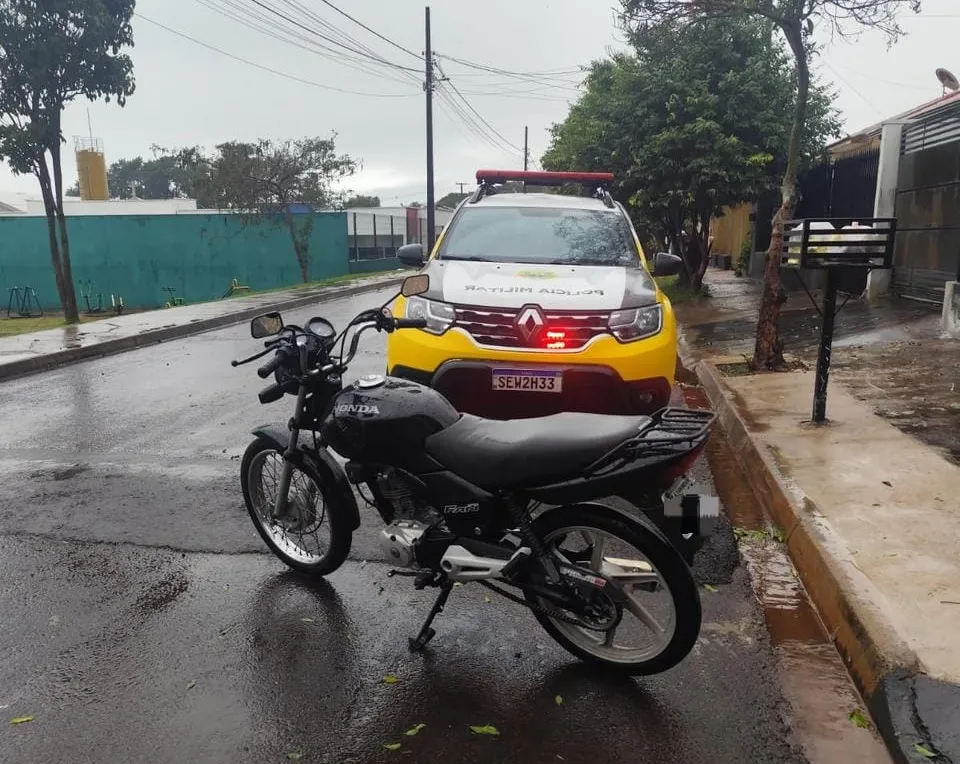 Mãe vai parar na delegacia após filho levar moto furtada para casa