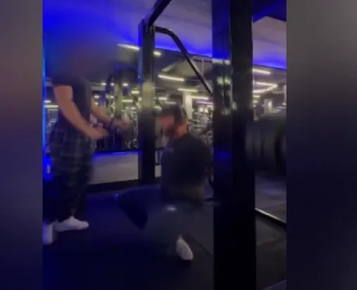 Jovem quebra pernas e desloca pé durante agachamento com 140 quilos no Paraná