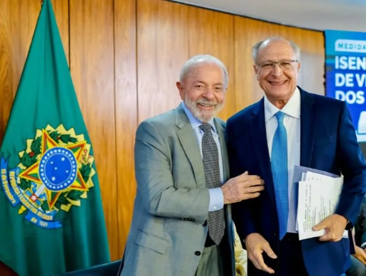 Após tarifa de Trump, Lula institui comitê para medidas de proteção econômica