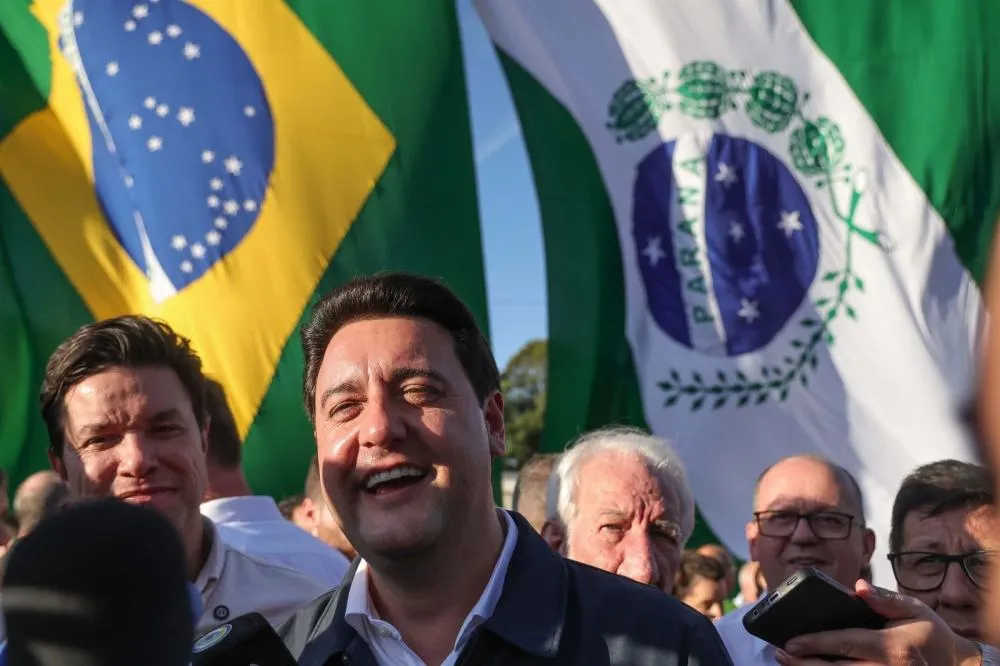 Ratinho Junior se destaca em pesquisa presidencial e encurta distância para Lula, diz pesquisa da Quaest