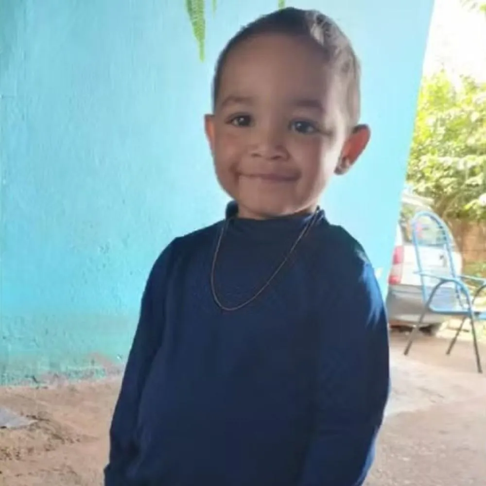 Mãe fala dos últimos momentos do filho antes da criança morrer vítima de picada de escorpião