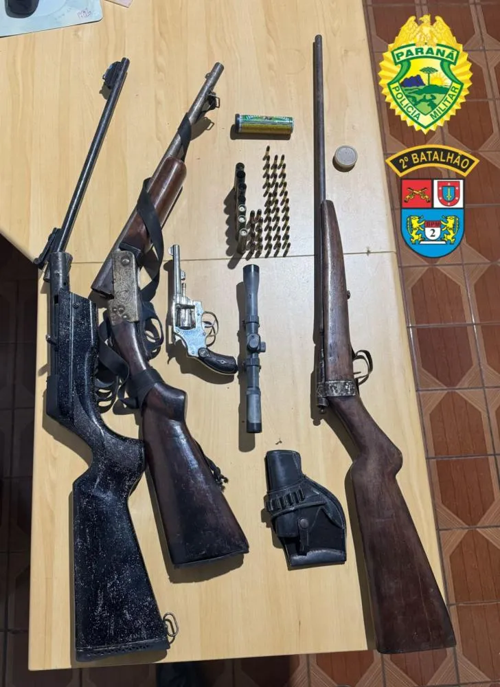 Operação policial termina com dois presos e armas apreendidas