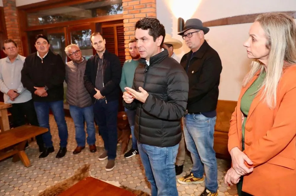 Alexandre Curi anuncia mais de R$ 500 milhões em investimentos e promete mudar a realidade dos municípios do Paraná