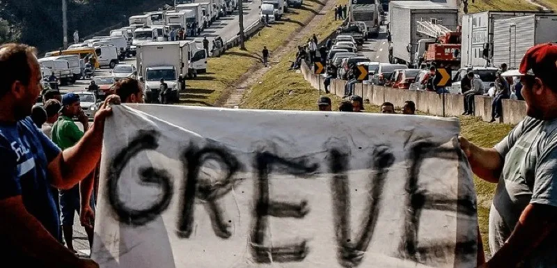 Lideranças planejam paralisação de caminhoneiros após operação contra Bolsonaro