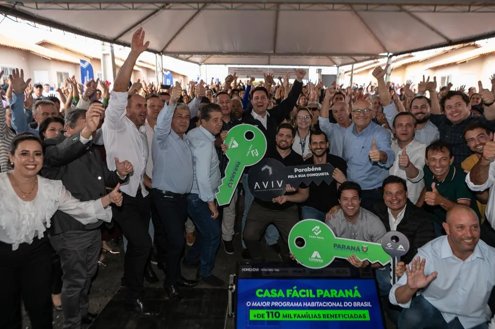 Ratinho Junior entrega casas em três municípios do Norte Pioneiro