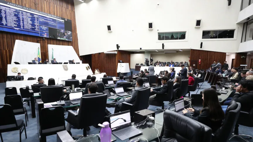 Deputados universitários aprovam proposta para monitorar casas em áreas de risco 