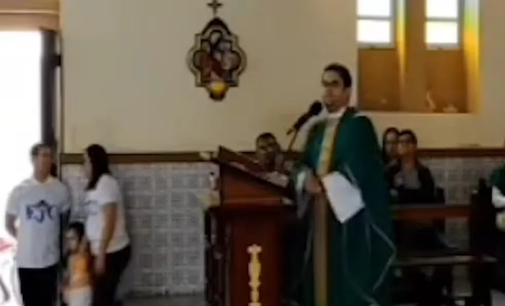 Padre é denunciado por intolerância religiosa após citar morte de Preta Gill em missa