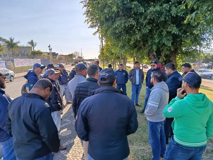 Após acordo com o prefeito, motoristas encerram greve em Arapoti