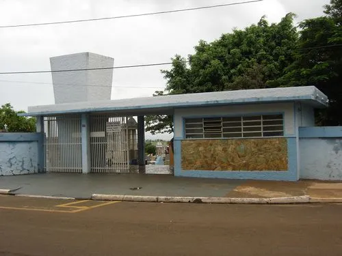 Adolescentes são encontrados no cemitério após praticar assalto no Norte Pioneiro