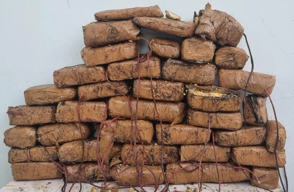 Homem é preso com mais de 10 kg de crack em rodovia da região