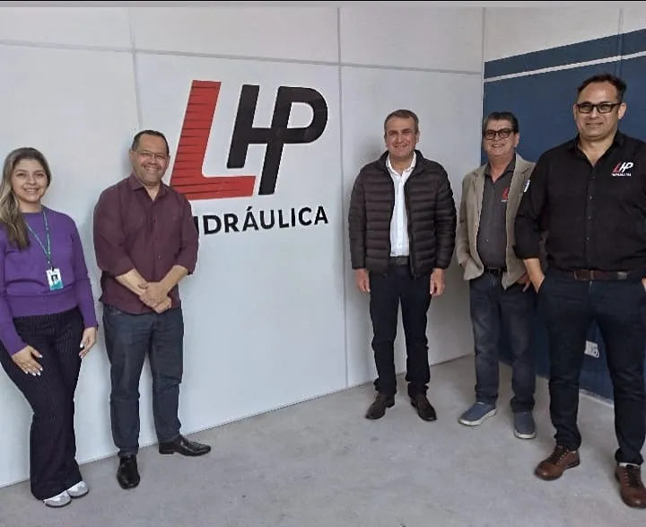 Prefeito visita empresa que está em expansão em Arapoti