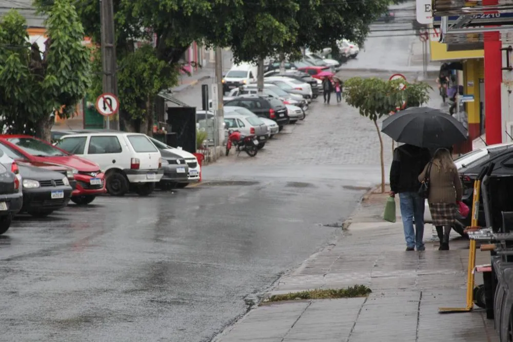 Simepar prevê mais de 60mm de chuva para a região nesta quarta-feira