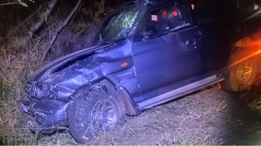 Carro capota e motorista idosa fica ferida em Ibaiti