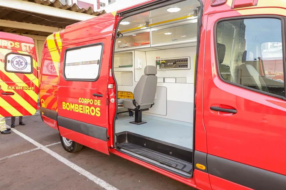 Motorista toma cachaça, atropela pedestre e acaba preso tentando esconder o carro