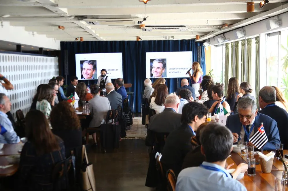 Governo estuda parceria para estudantes fazerem pós-graduação no Exterior