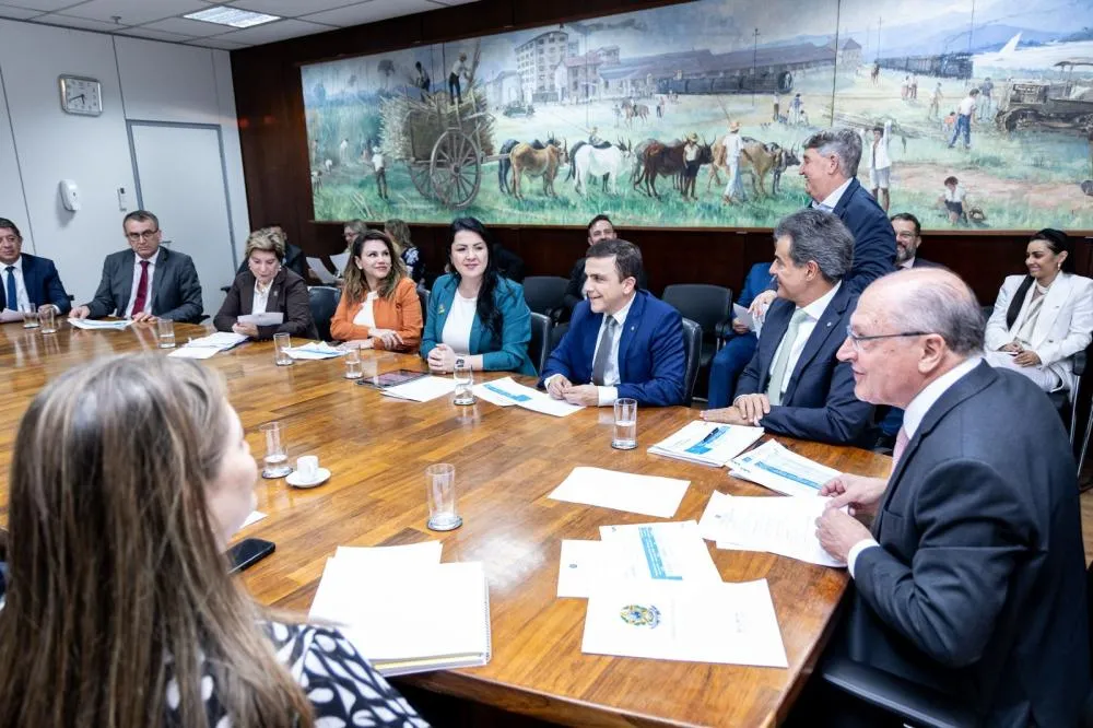 Prefeitos da região vão a Brasília em busca de soluções para amenizar os efeitos do tarifaço