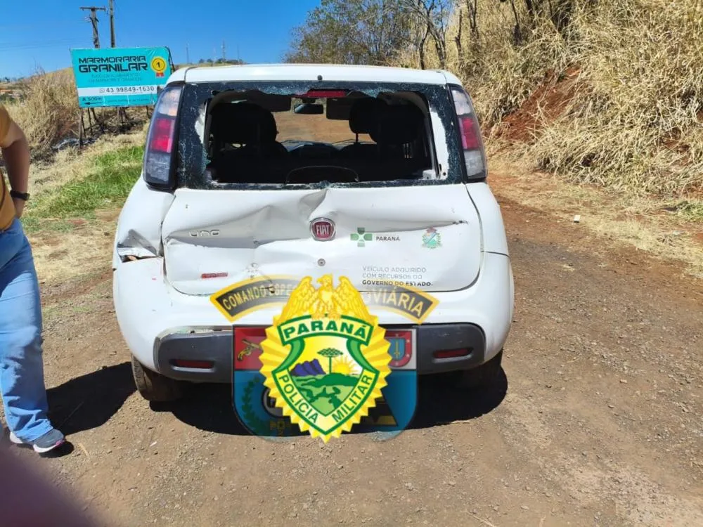 Colisão entre carro e caminhão deixa quatro feridos na PR092