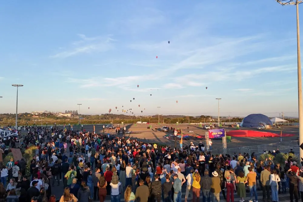 Festival da Primavera e Copa de Balonismo movimentam turismo nos Campos Gerais