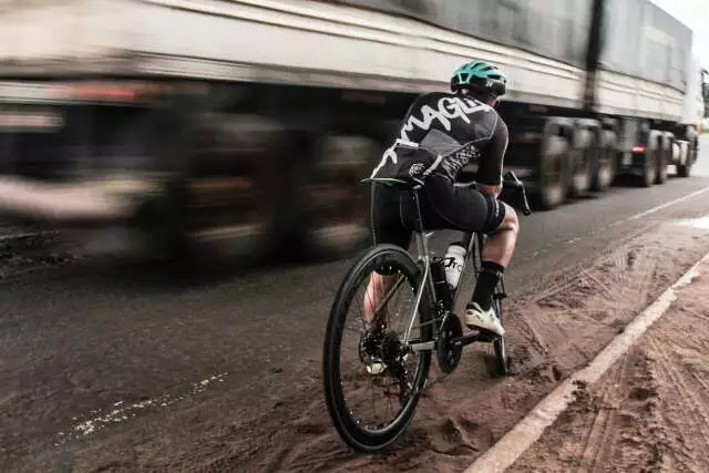 Concessionária que administra a PR092 lança campanha de prevenção de acidentes com ciclistas