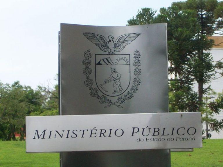 Médica é acusada de falsificar cartão ponto e tem bens bloqueados