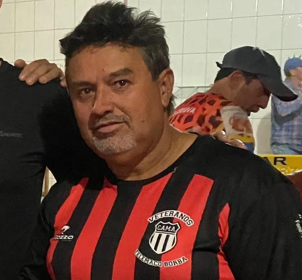 Jogador morre após sofrer cinco paradas cardíacas em jogo de futebol no Norte Pioneiro