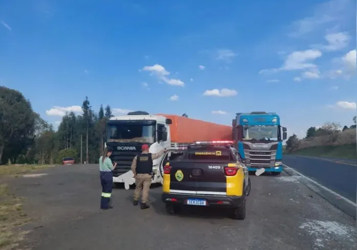 Caminhoneiro é preso dirigindo pela PR151 em Jaguariaíva após denúncias de motoristas
