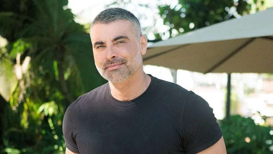 JP Mantovani, modelo e apresentador, morre aos 46 anos em acidente de moto