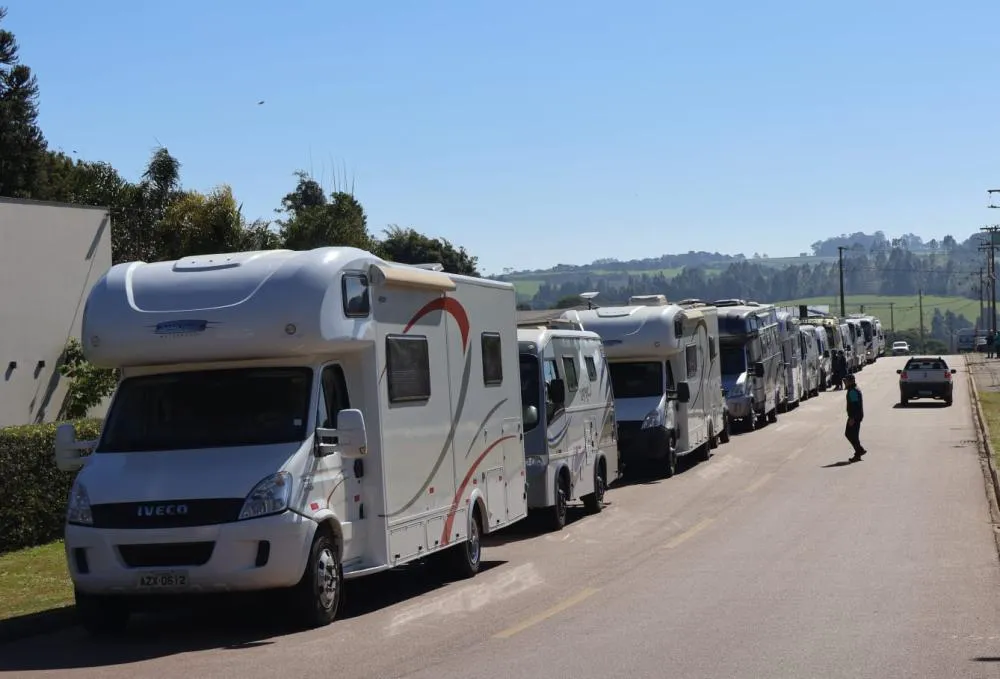Caravana de trailers e motorhomes traz cultura do turismo sobre rodas ao Norte Pioneiro