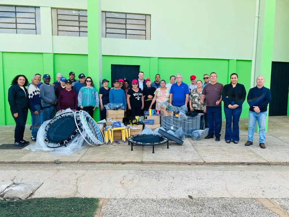 Prefeitura de Arapoti entrega novos kits para o projeto “Vai Idoso”