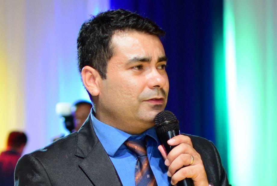 Prefeito Paulo Leonar fala sobre vagas em concurso público
