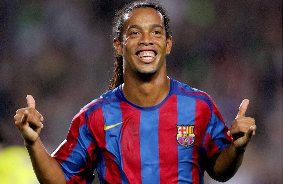 Ronaldinho vai casar com suas duas namoradas em mansão no RJ