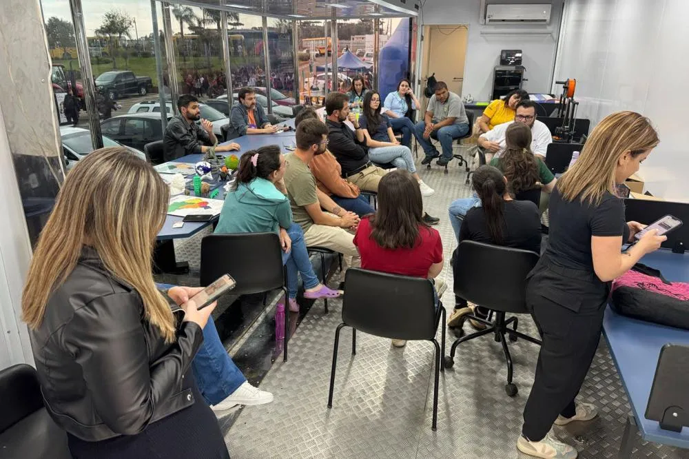 Carreta da Inovação chega a Jacarezinho com atividades de tecnologia e empreendedorismo