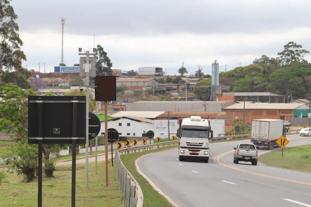 Novos radares entram em operação na próxima segunda em Siqueira Campos, Arapoti e Sengés
