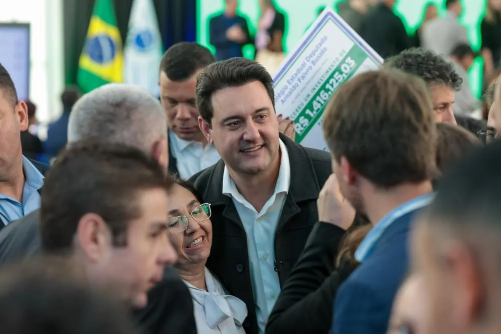 Ratinho Junior anuncia pacote milionário para reforma de escolas do Norte Pioneiro